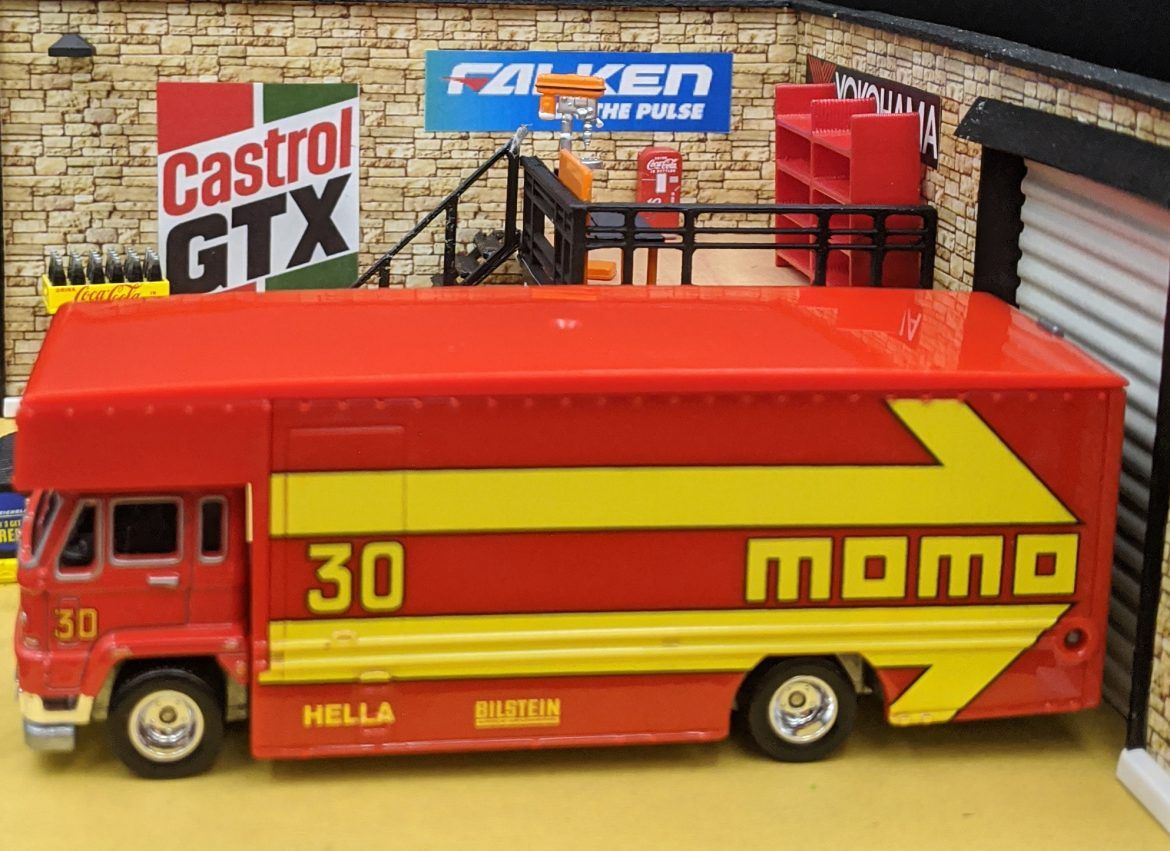 Momo Team Transporter