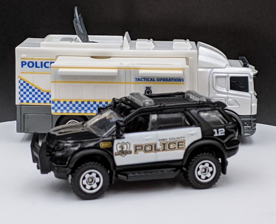 Ford Explorer Inceptor V1