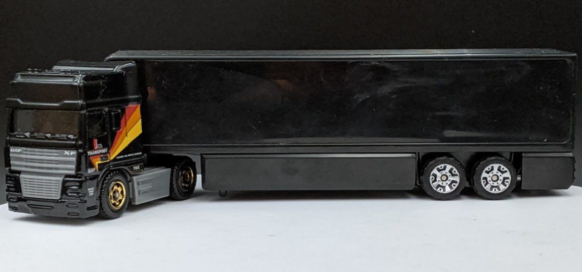 DAF Cabover and Trailer