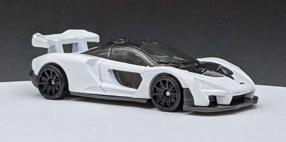 McLaren Senna
