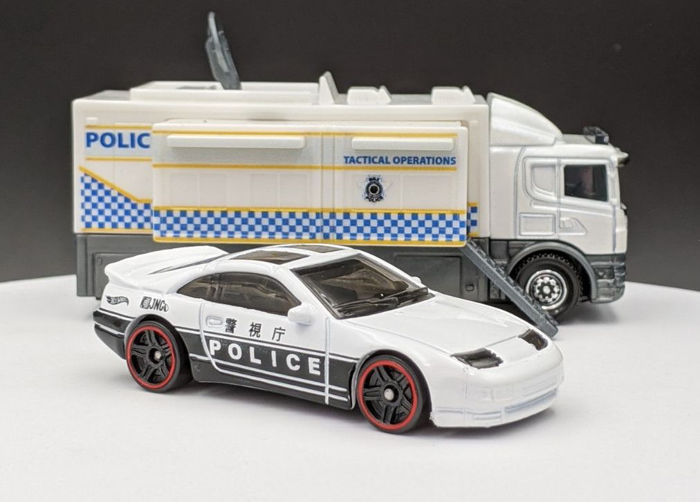 Nissan 300ZX Twin Turbo in Japanese Police Livery