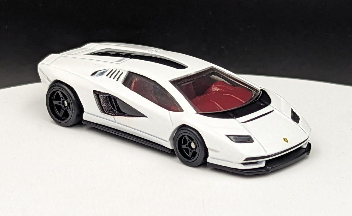 Lamborghini Countach LPI 800 – 4